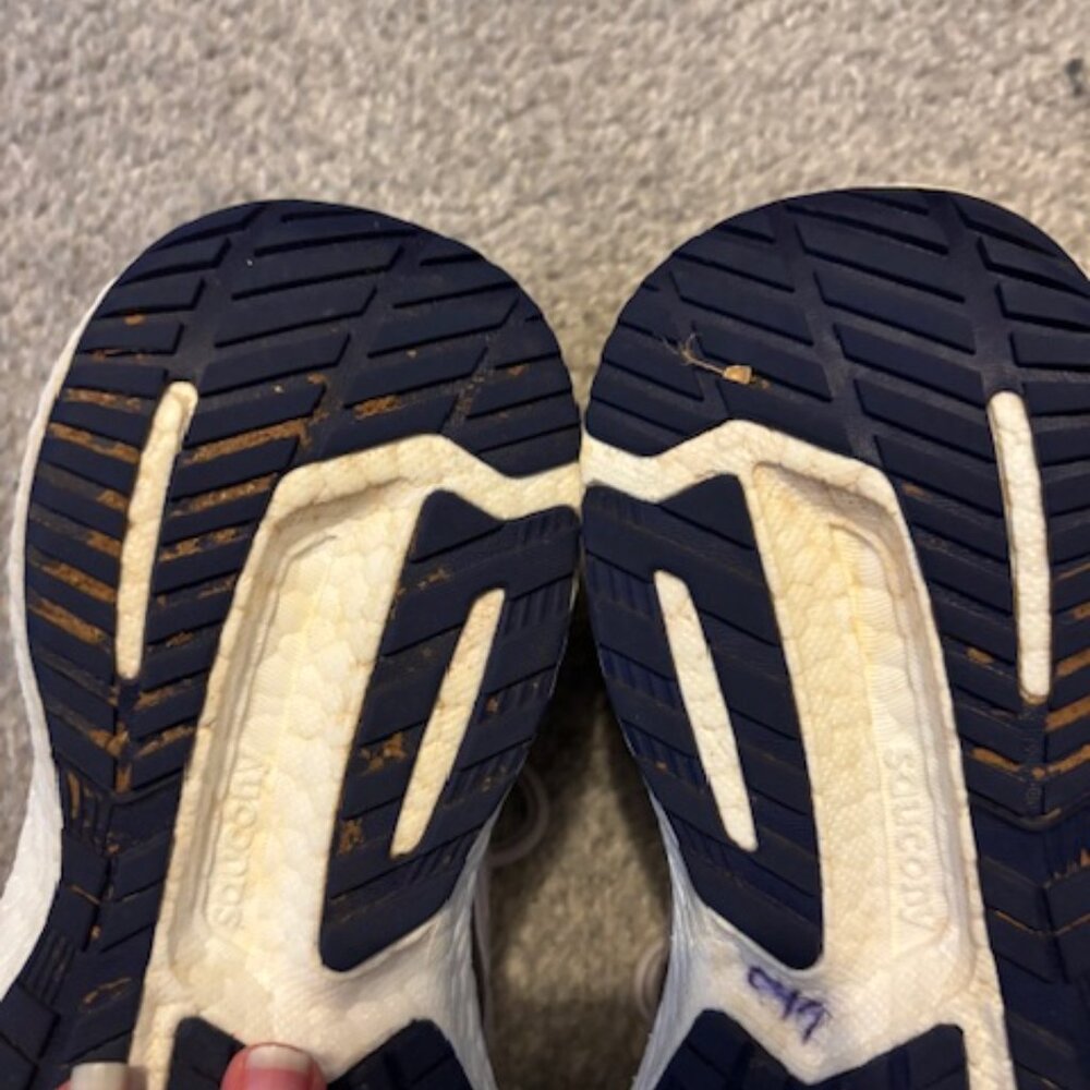 Saucony Triumph 18 Athletic Running Shoes for Women Size 8.5 - Picture 6 of 8